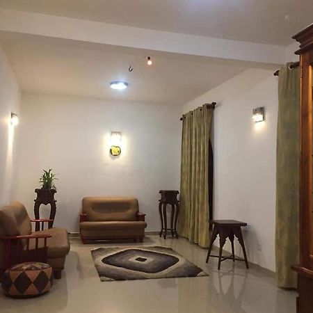 Tinu Homestay Mirissa Exteriör bild